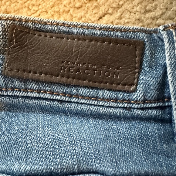 Kenneth Cole Reaction - Ladies Jeans - Size 8 - Picture 2 of 6